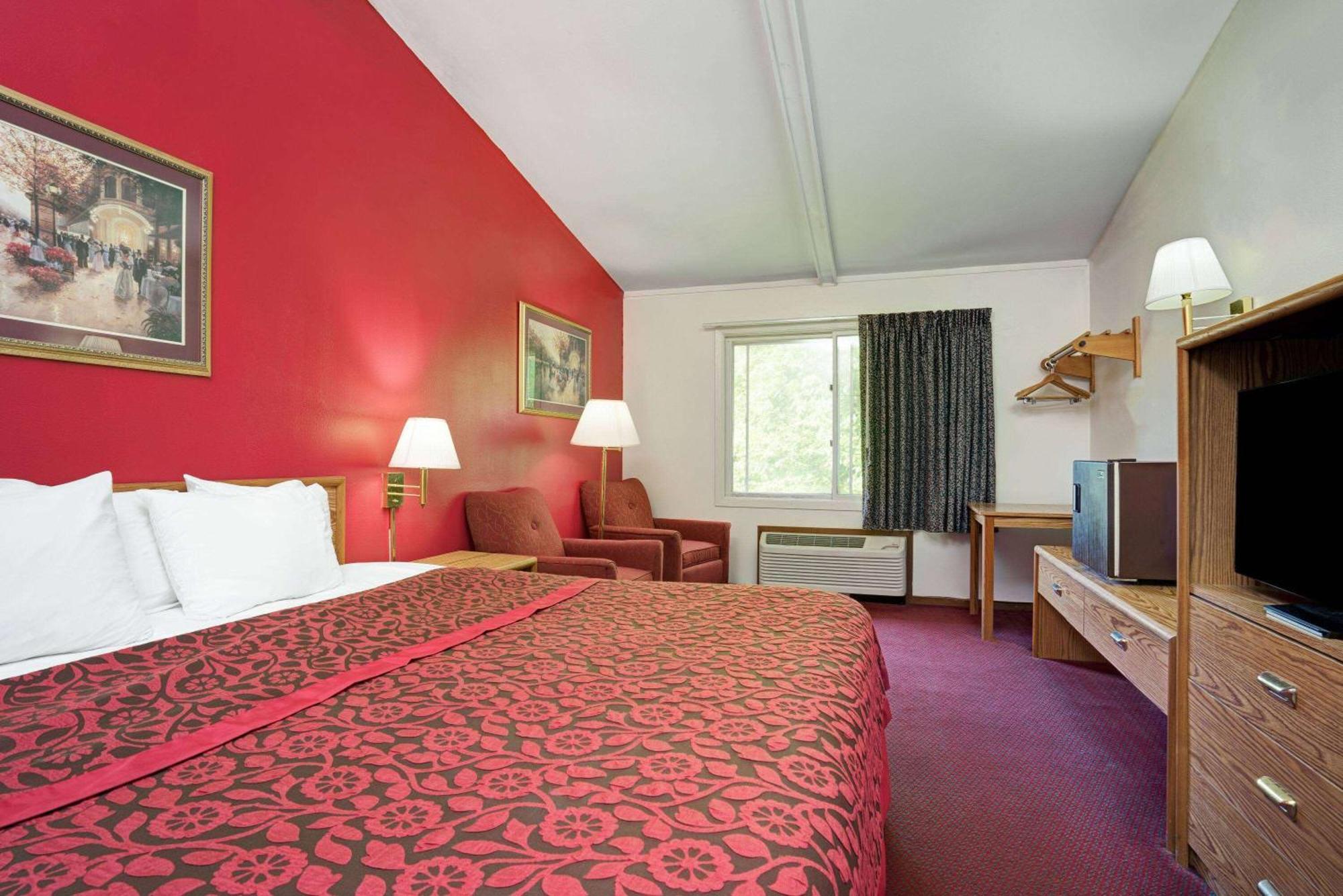 Travelodge By Wyndham Red Wing Exterior photo