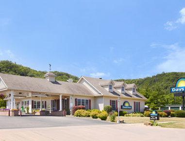Travelodge By Wyndham Red Wing Exterior photo